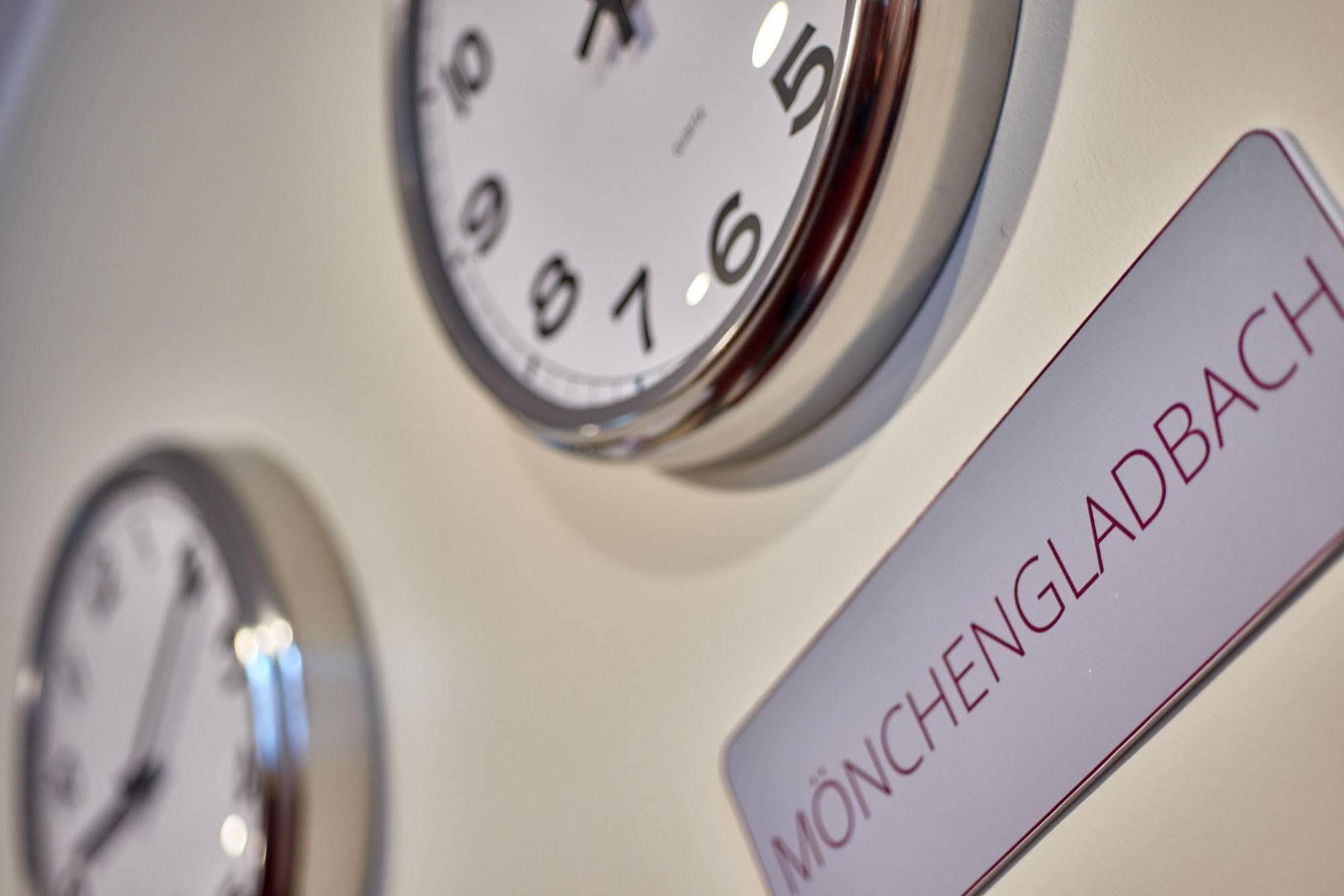 Mcdreams Hotel Moenchengladbach Bagian luar foto